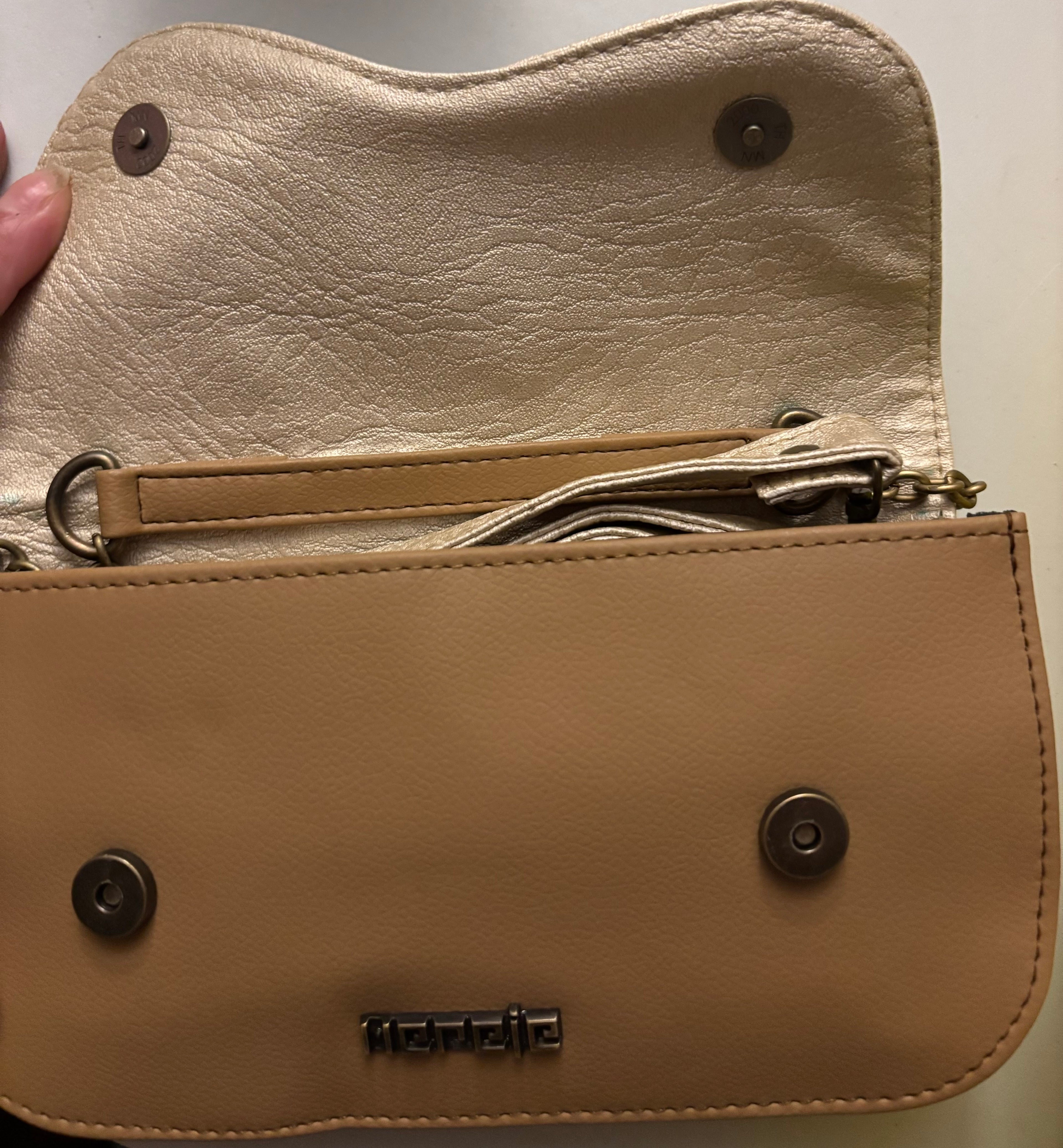 Hand bag